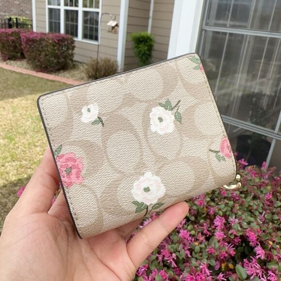 NWT Coach Snap Wallet In Signature Canvas With Floral Print - Picture 2 of 5